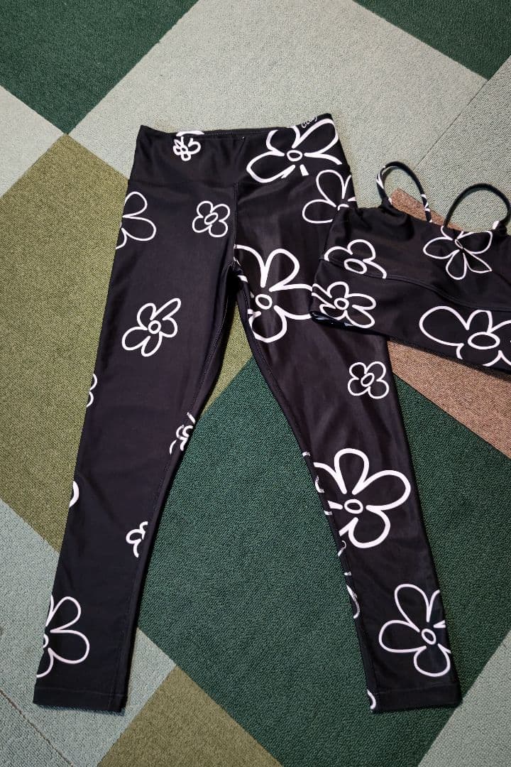 clap クラップ　人気　 レギンス＆ブラトップ2点　ヨガ　ズンバ　フィットネス