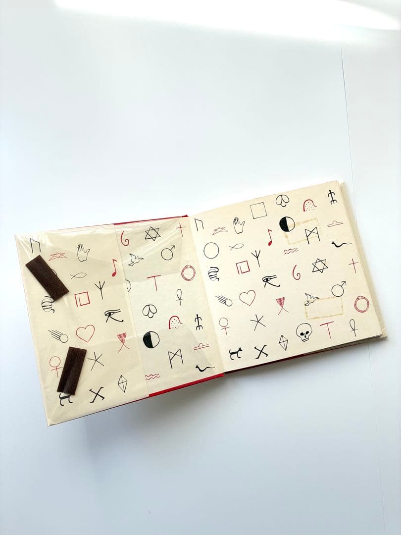 洋書「 book of symbols for children」