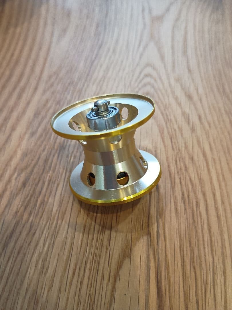 ダイワ　ミリオネア　CV-Z 103 中古　新品ギア付き