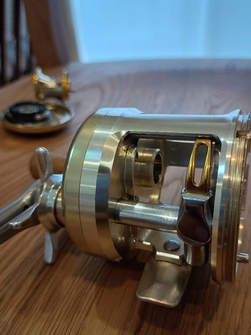 ダイワ　ミリオネア　CV-Z 103 中古　新品ギア付き