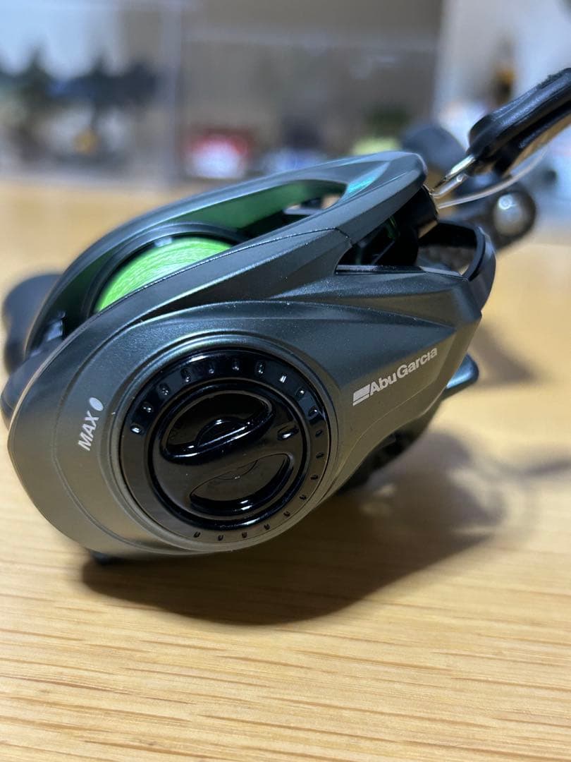 リール Abu Garcia Zenon BEAST9-L