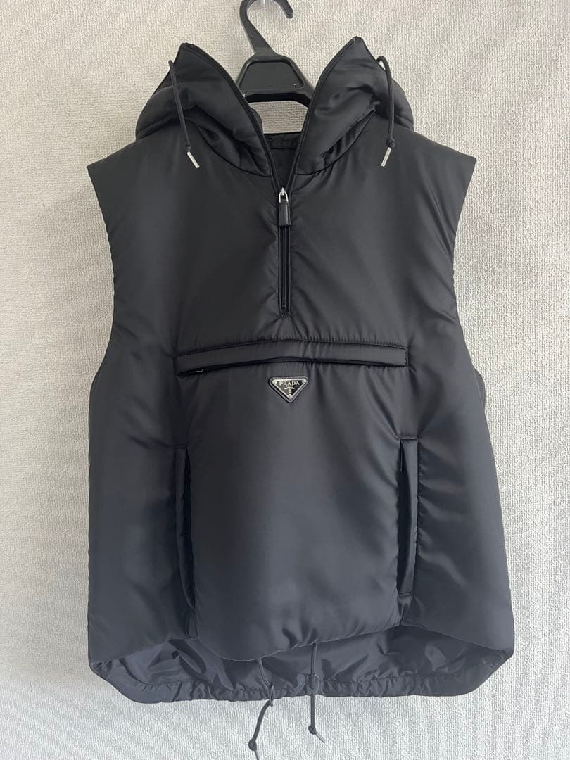 幻　PRADA ブラック フード付きダウンベスト