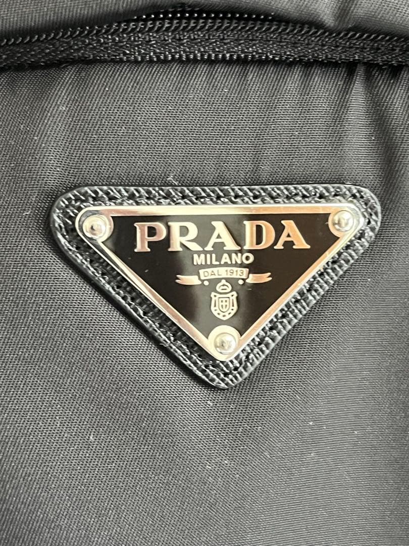 幻　PRADA ブラック フード付きダウンベスト