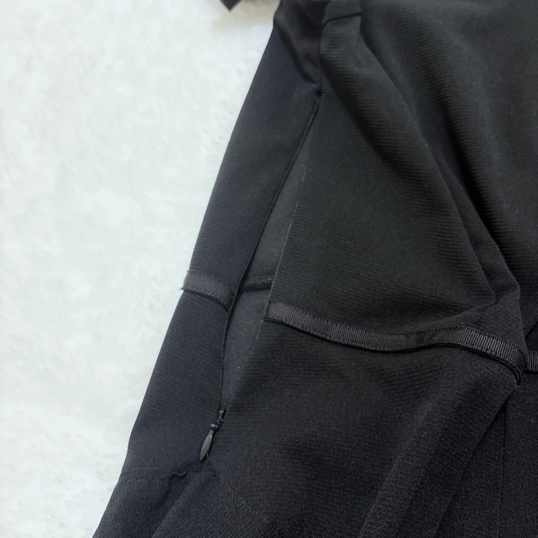 美品♡ヴィヴィアンタム 刺繍ワンピース 花柄刺繍 Vネックフレア