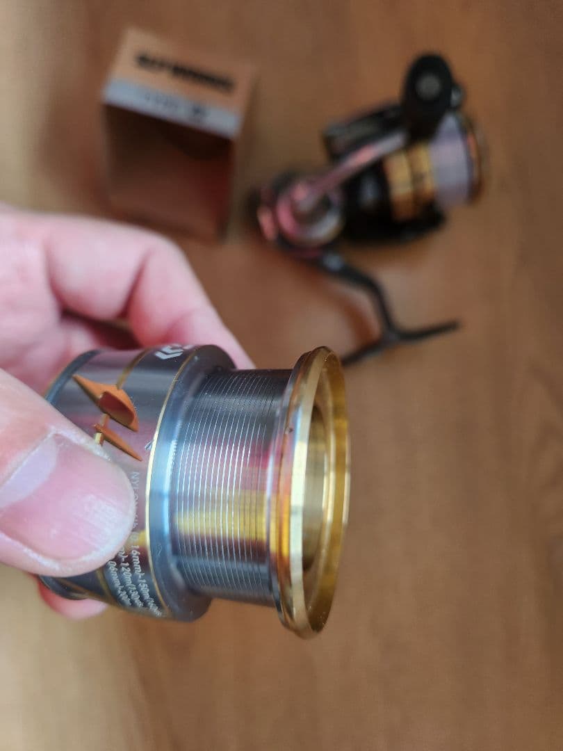 20ルビアスFCLT2500 換えスプール付き