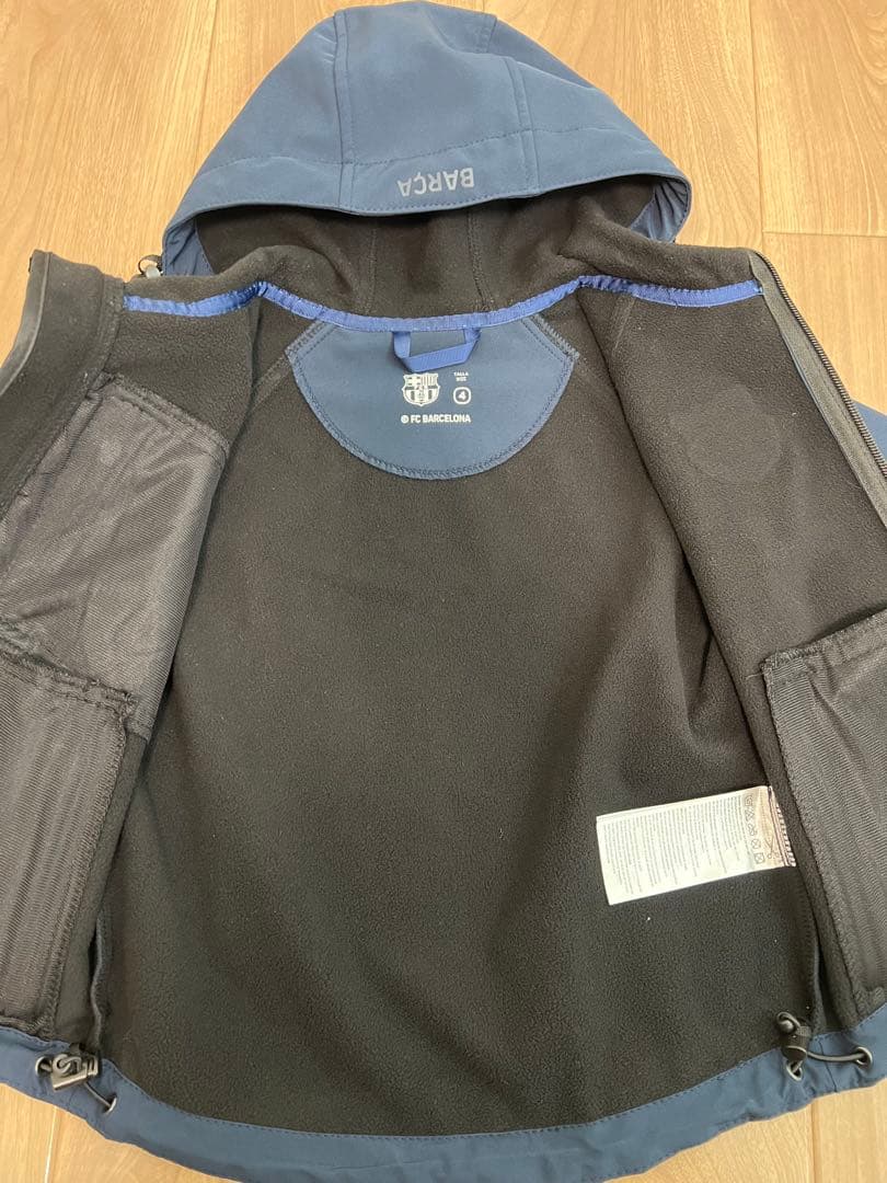 FCバルセロナ フード付きソフトシェルジャケット　(100〜110)