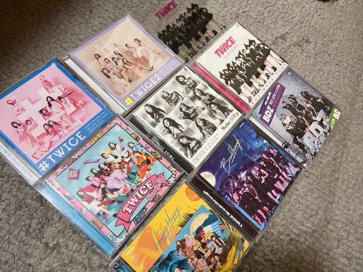 TWICE アルバム　トレカ　限定グッズ　バラ売り不可