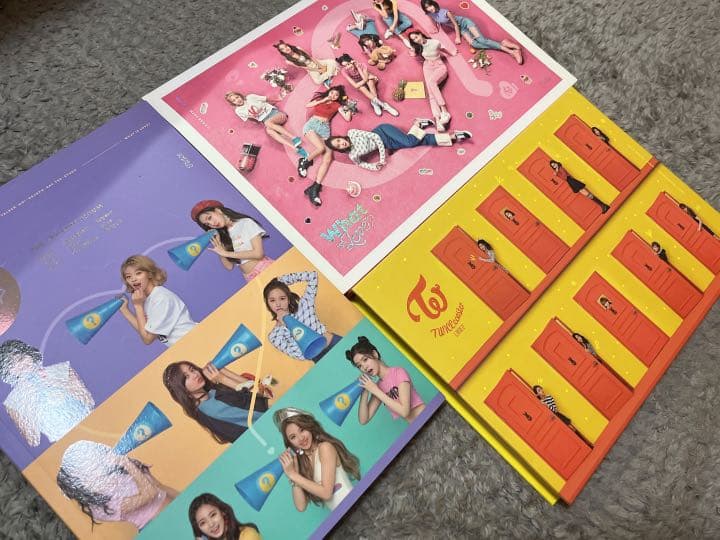 TWICE アルバム　トレカ　限定グッズ　バラ売り不可