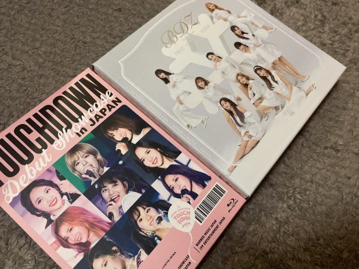 TWICE アルバム　トレカ　限定グッズ　バラ売り不可