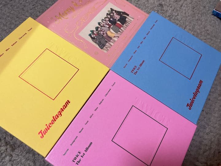 TWICE アルバム　トレカ　限定グッズ　バラ売り不可