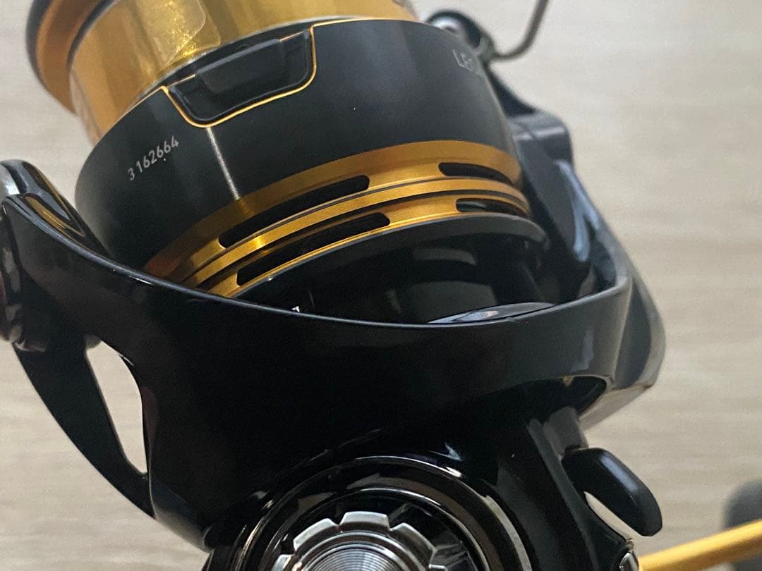 ダイワ 23レガリス LT2500S-XH 【中古品】