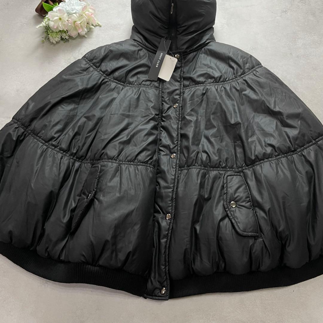 新品タグ付き✨スコットクラブ ダウンポンチョ　ケープ コート 黒 ブラック 中綿