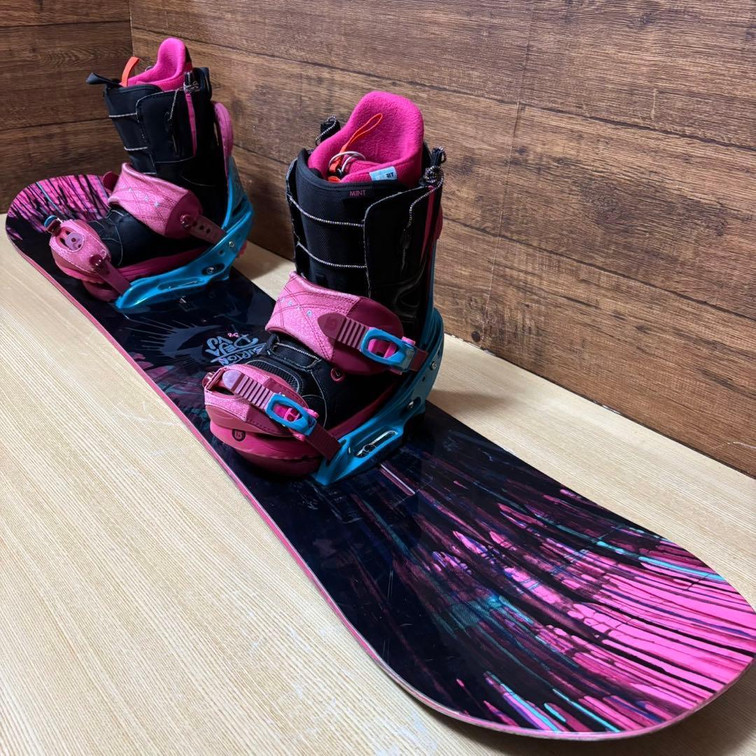 美品　BURTON バートン　フライングＶ　レディース　スノーボード　ブーツ無し