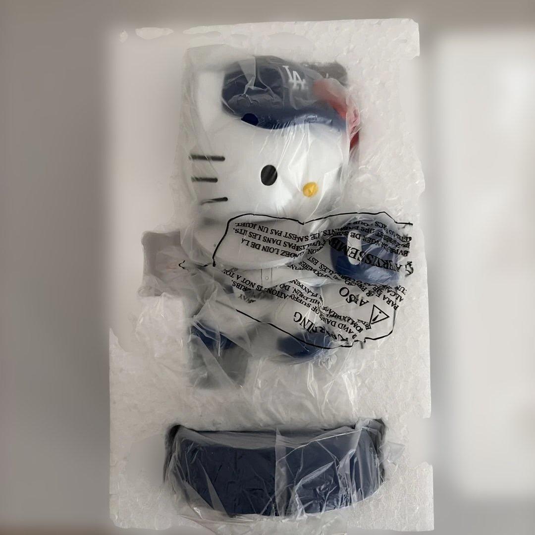 激レア 新品 箱付ハローキティ × ドジャース ボブルヘッド 陶器のような重厚感