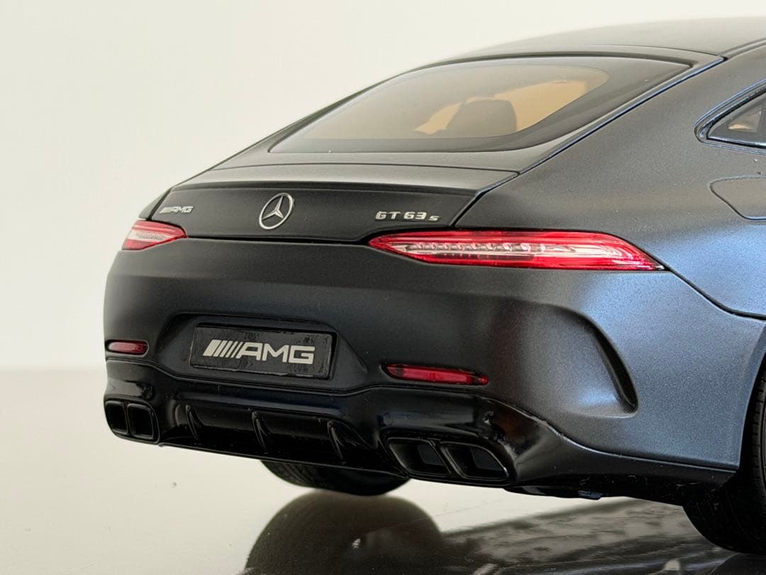 1/18 ベンツAMG GT63S 4MATIC
