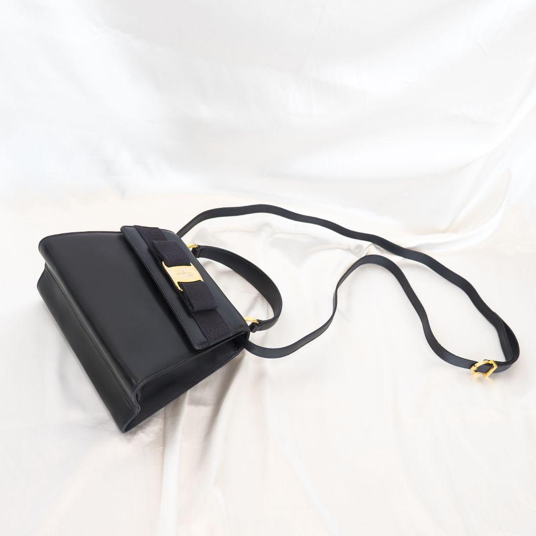 【美品】 Ferragamo ヴァラリボン ハンドバッグ 2Way パーティー