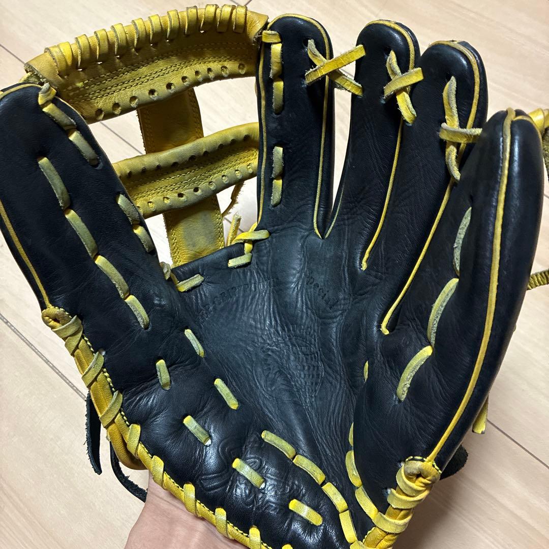 Sugger 軟式グローブ 黒/黄