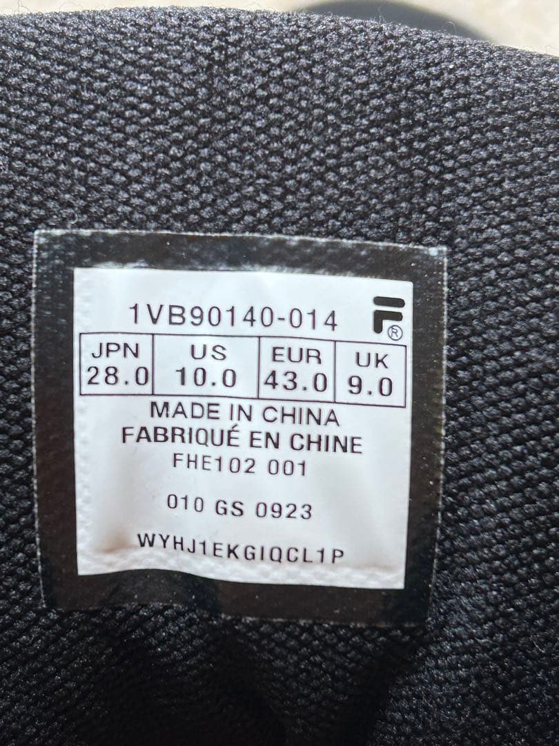 とんくん様、専用ページ　FILA 黒 ハイカット28センチ