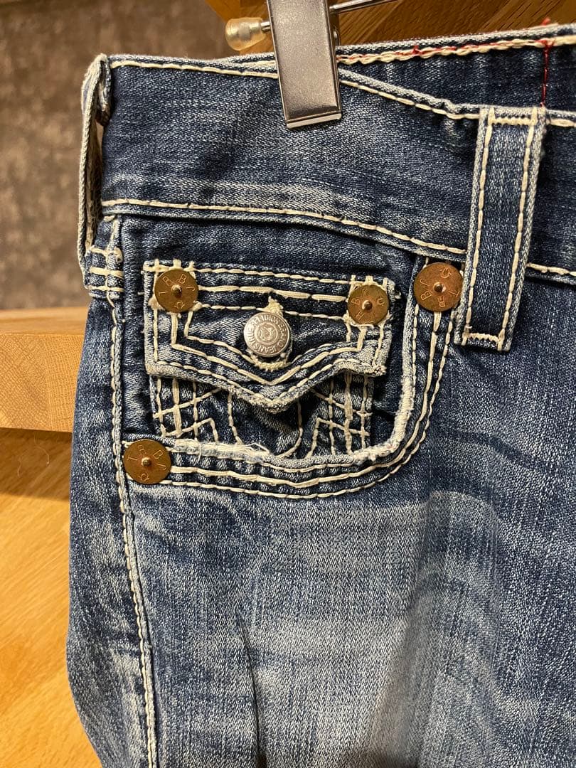 【トゥルー レリジョン】ブーツカット ダメージ加工デニムパンツ 29x33