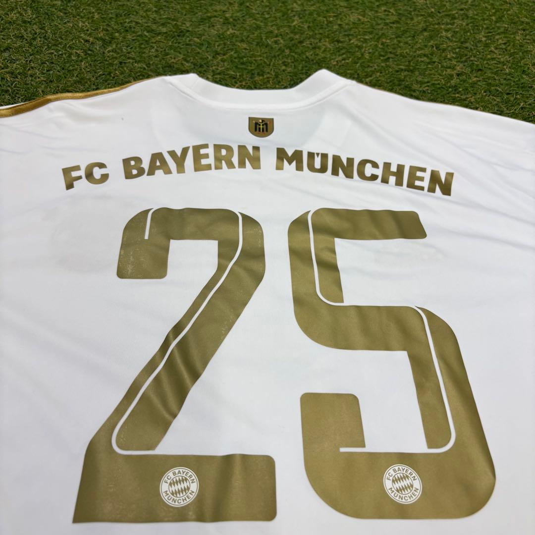 【希少】22-23 バイエルンミュンヘン アウェイ ミュラー 25番 4XL
