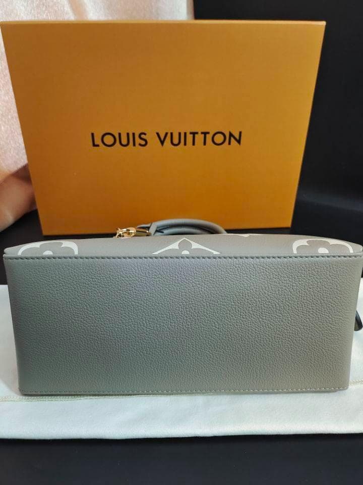 美品 グレー ハンドバッグ