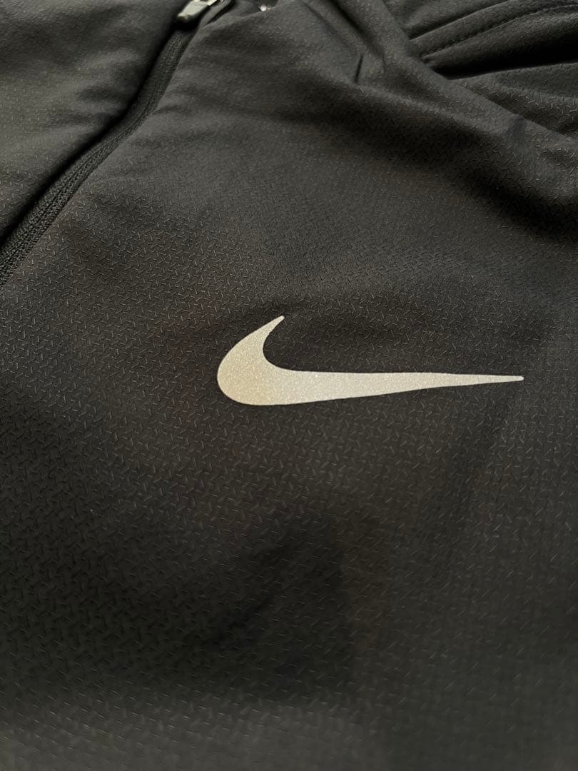 新品‼️ナイキ　Therma-FIT ハーフジップ 長袖 ランニングトップ　黒　M