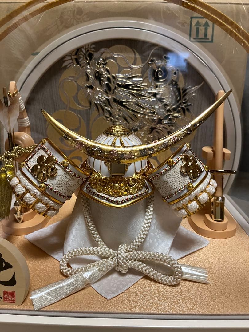 兜飾り　ガラスケース