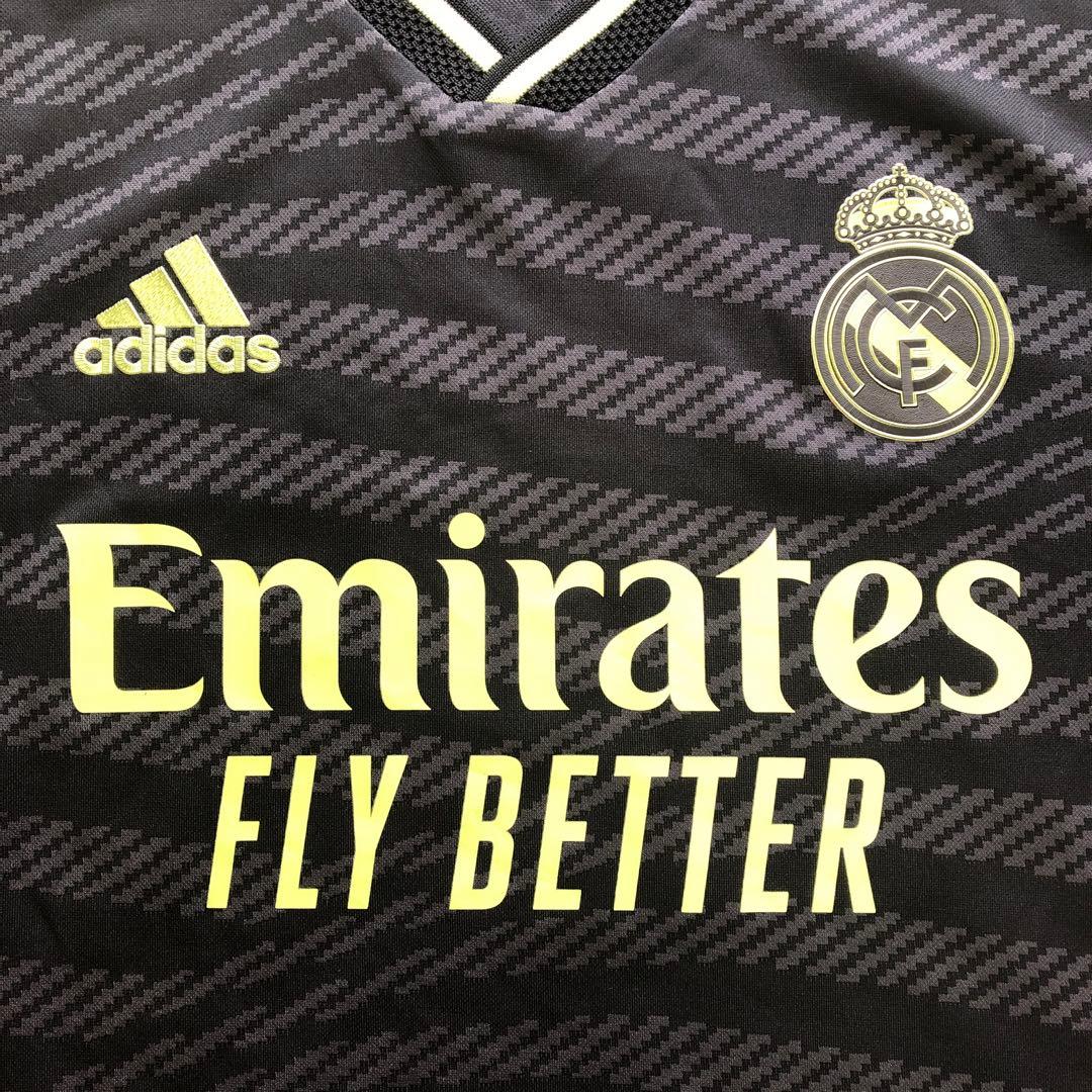 アディダス　レアルマドリード　オーセンティックユニフォーム