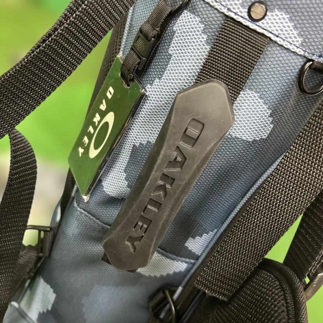 オークリーゴルフ　キャディバッグ　スタンド式