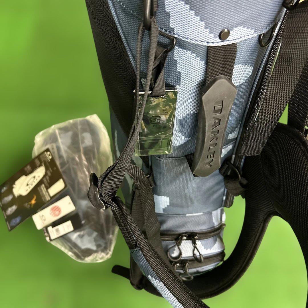 オークリーゴルフ　キャディバッグ　スタンド式