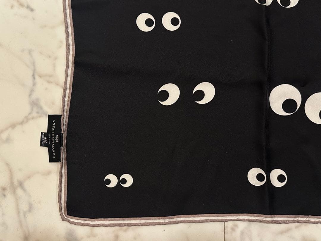 アニヤハインドマーチ　eyes スカーフ　ブラック