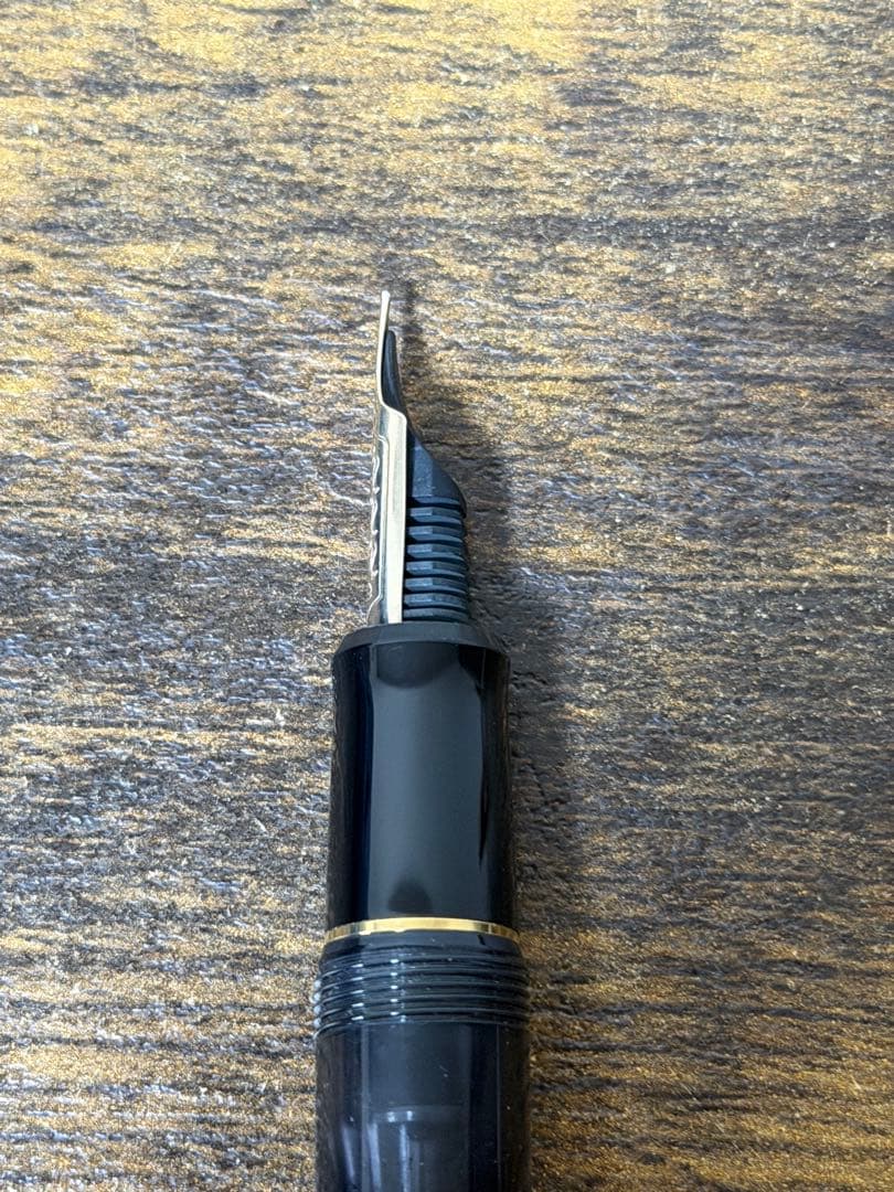 試筆のみ　2001年製　大型15号　823 14金　万年筆　プランジャー式　M