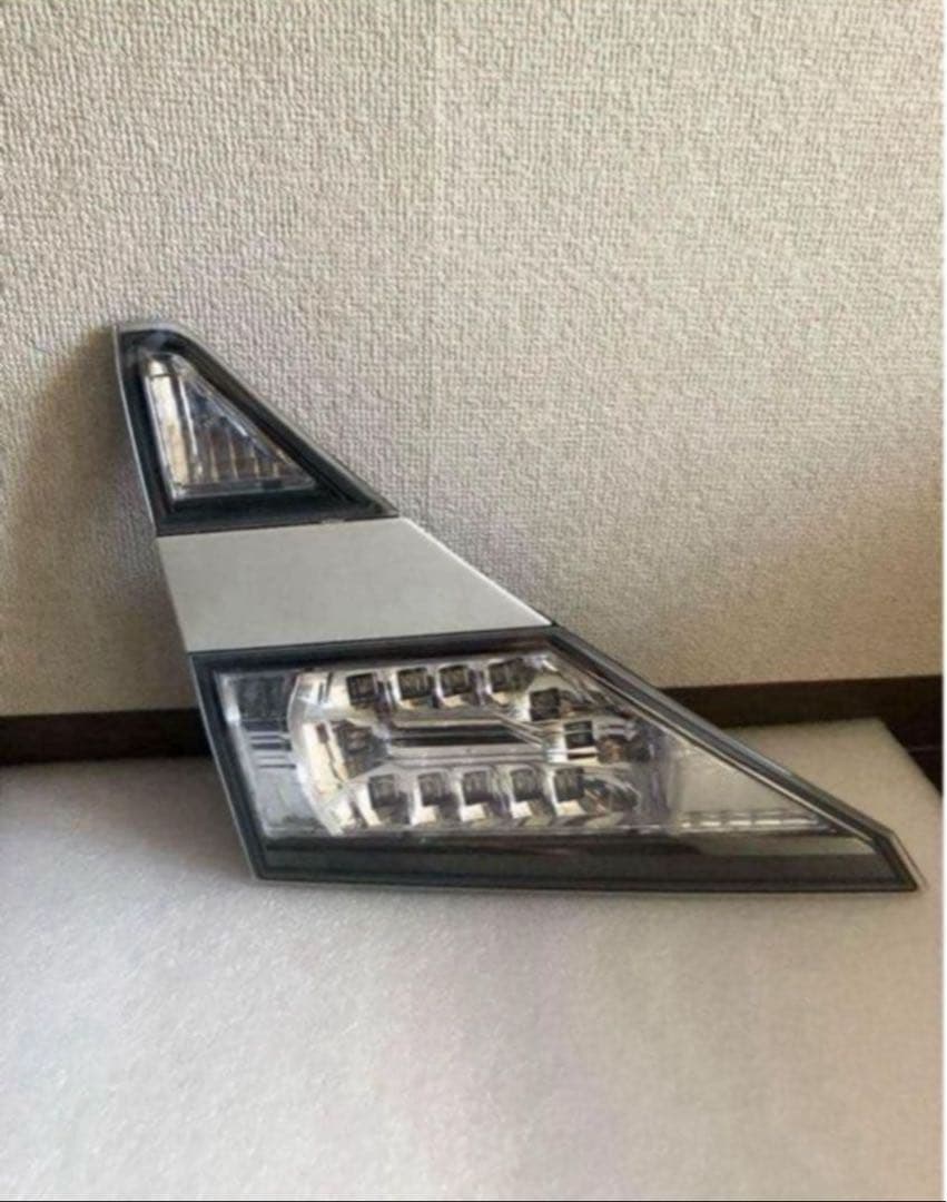 20 後期 ヴェルファイア 純正 テール 左 ガーニッシュ 側 点灯確認済 美品