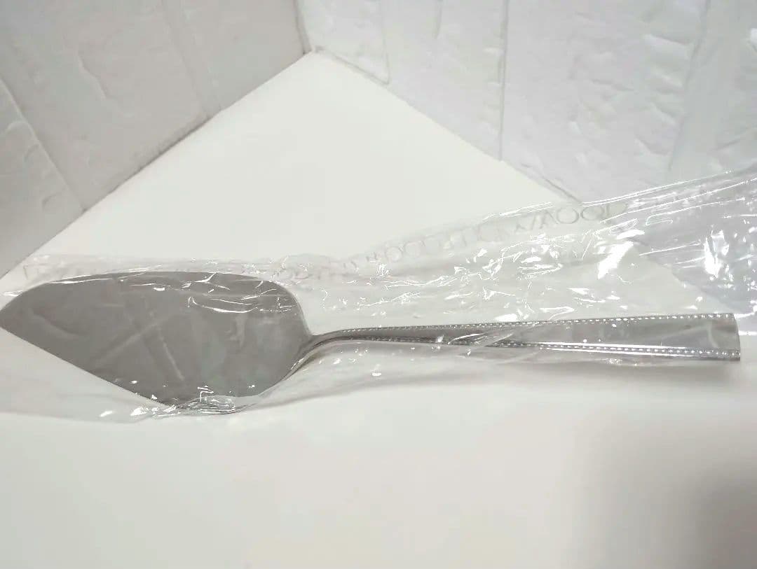 ラッキーウッド　ディナーナイフとティースプーン・フォーク　各5本とケーキサーバー