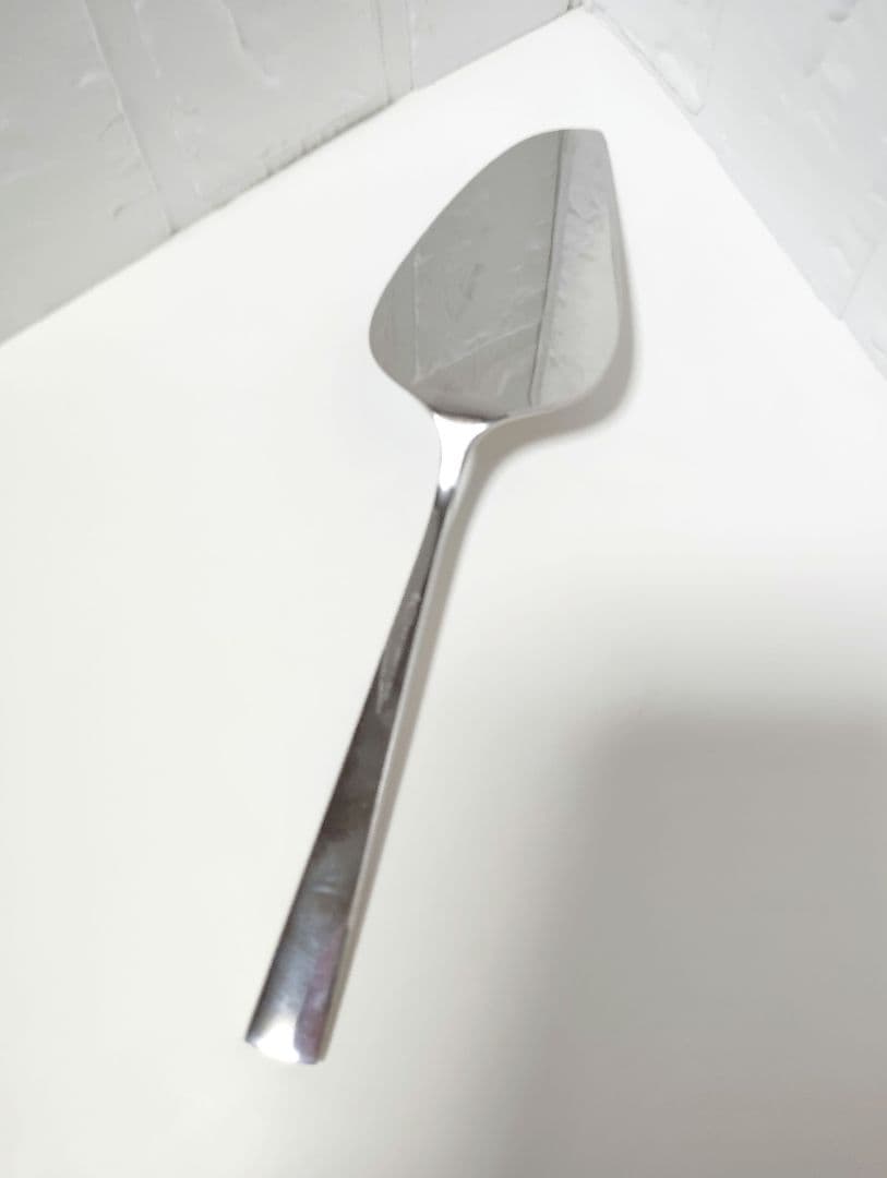 ラッキーウッド　ディナーナイフとティースプーン・フォーク　各5本とケーキサーバー