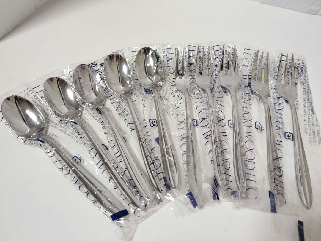 ラッキーウッド　ディナーナイフとティースプーン・フォーク　各5本とケーキサーバー