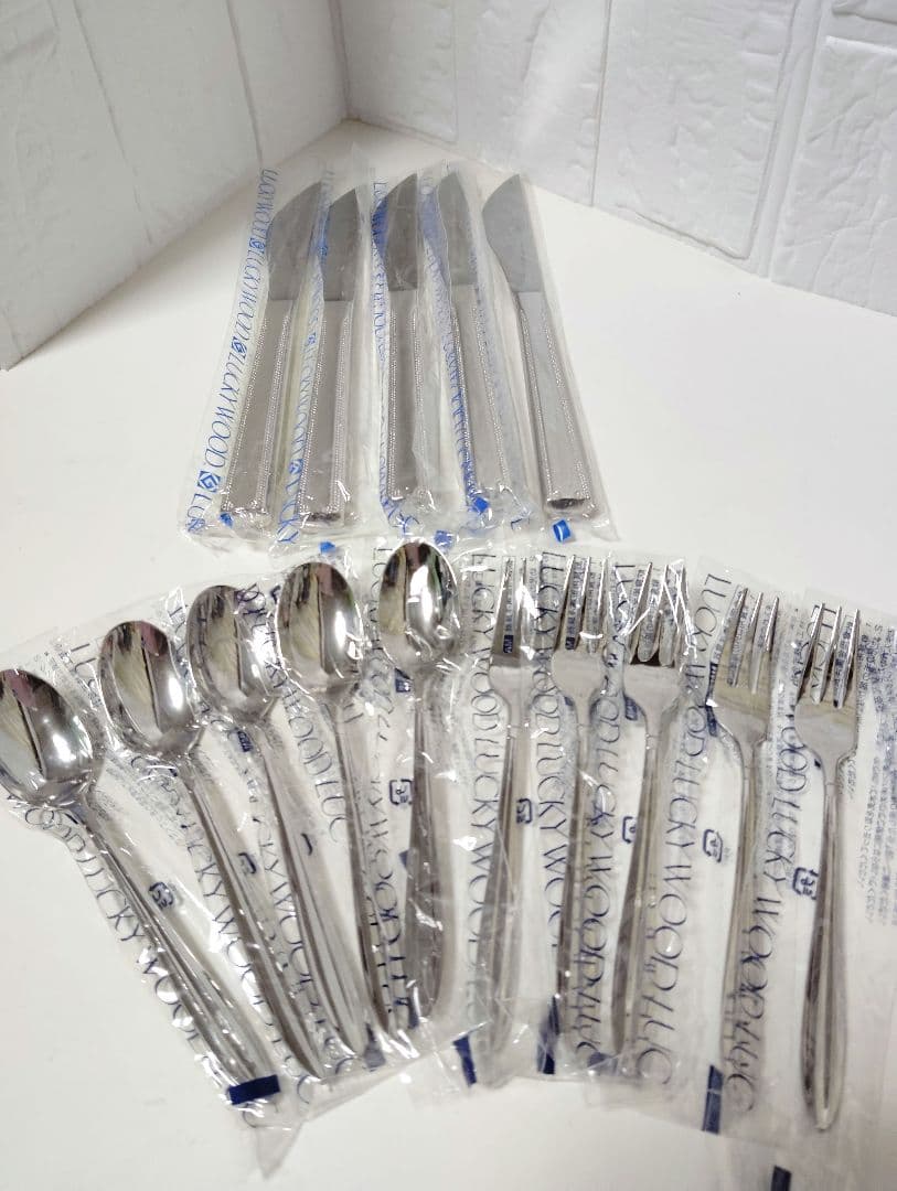 ラッキーウッド　ディナーナイフとティースプーン・フォーク　各5本とケーキサーバー