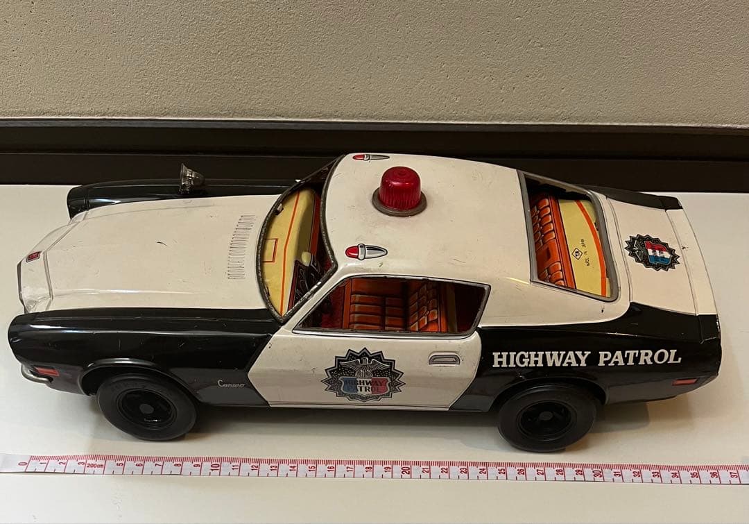 ヒ*ン様 【当時物】野村トーイ ブリキ製 パトカー ハイウェイパトロール カマロ