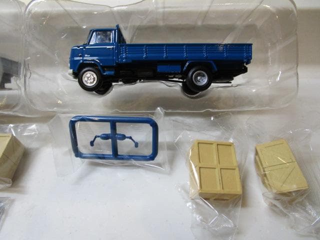トミカLV/新品封印未開封 LV-80aab 3台セット 日産3トントラック