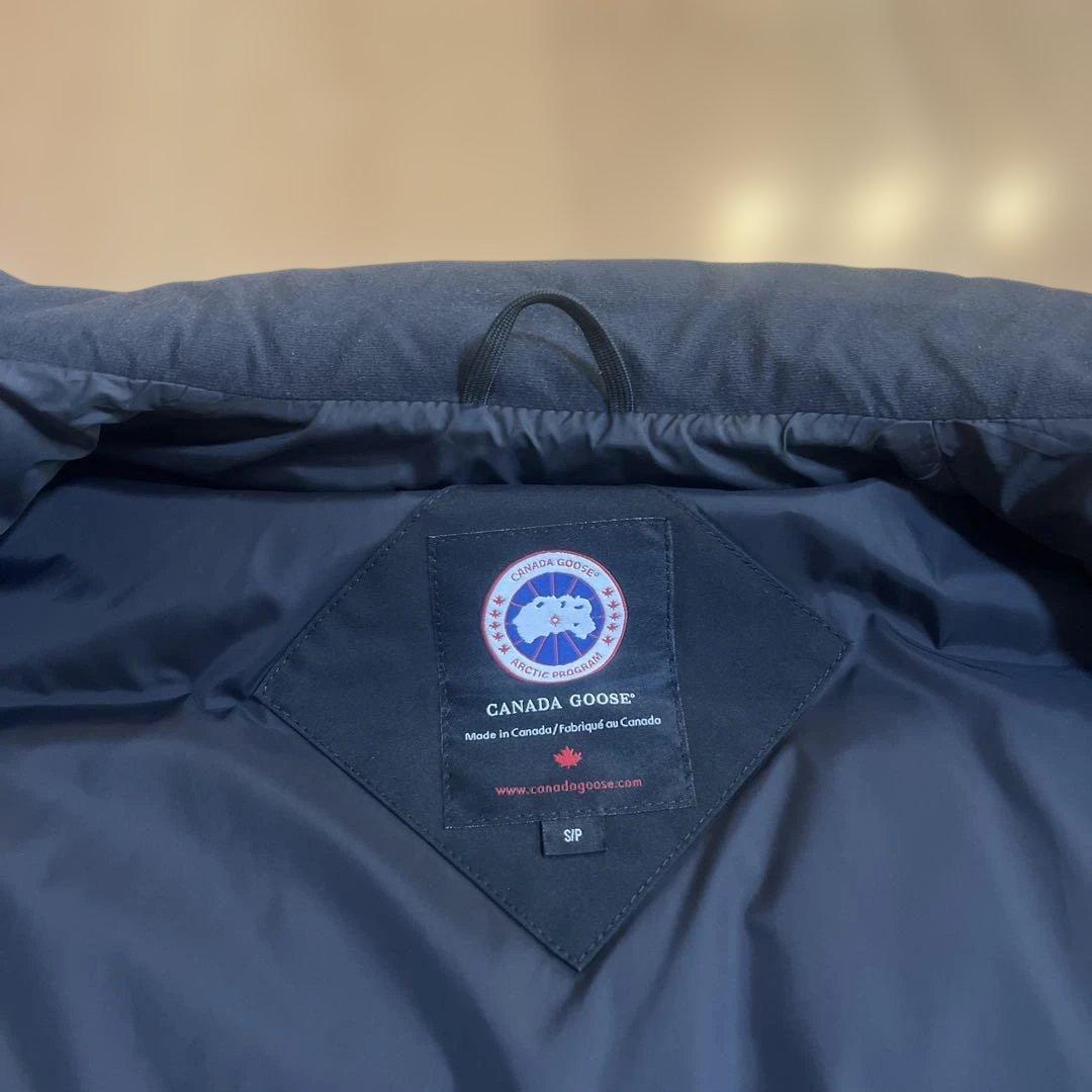 ★美品★早い者勝ち　カナダグース　ワッペン付きダウンベスト　黒 Lサイズ