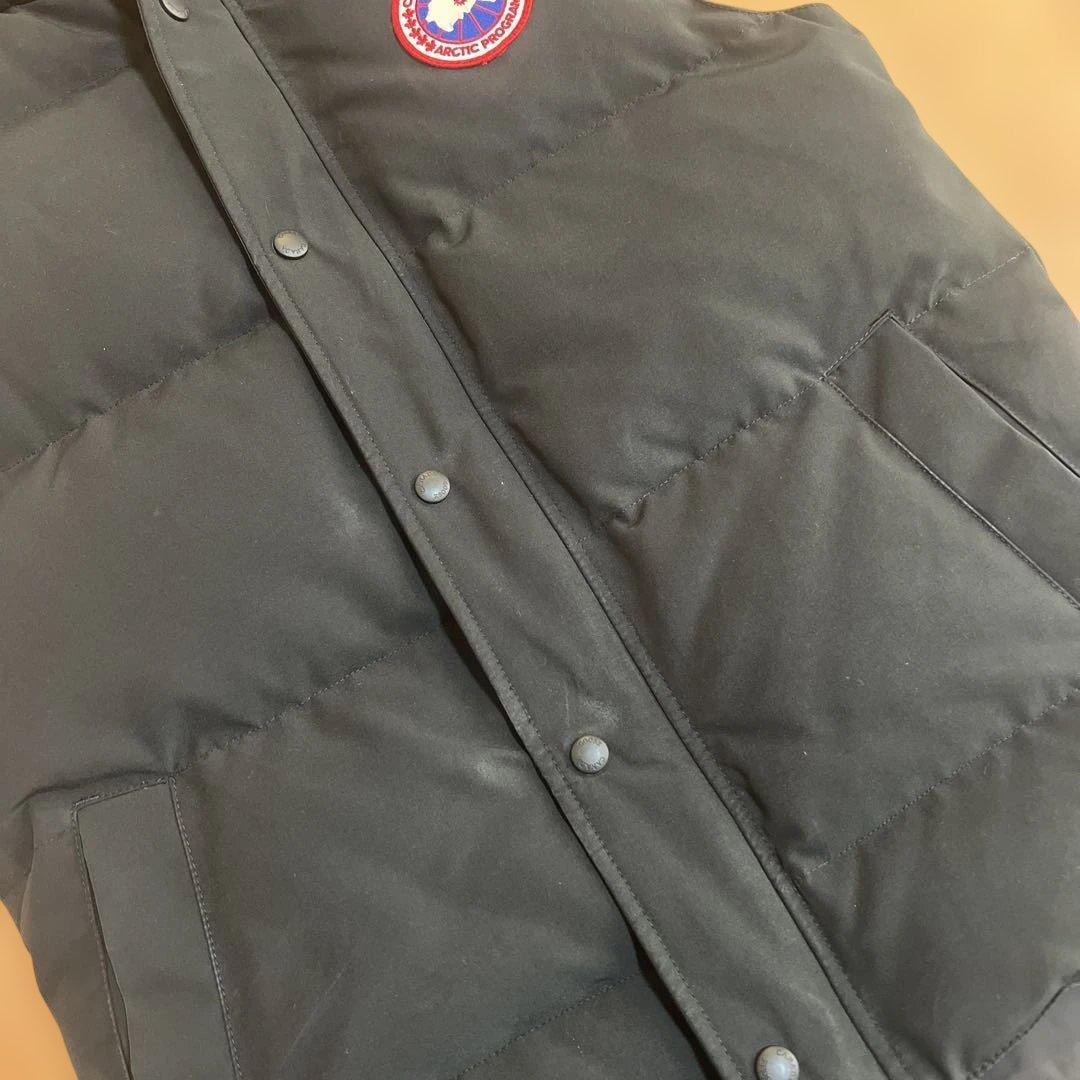 ★美品★早い者勝ち　カナダグース　ワッペン付きダウンベスト　黒 Lサイズ