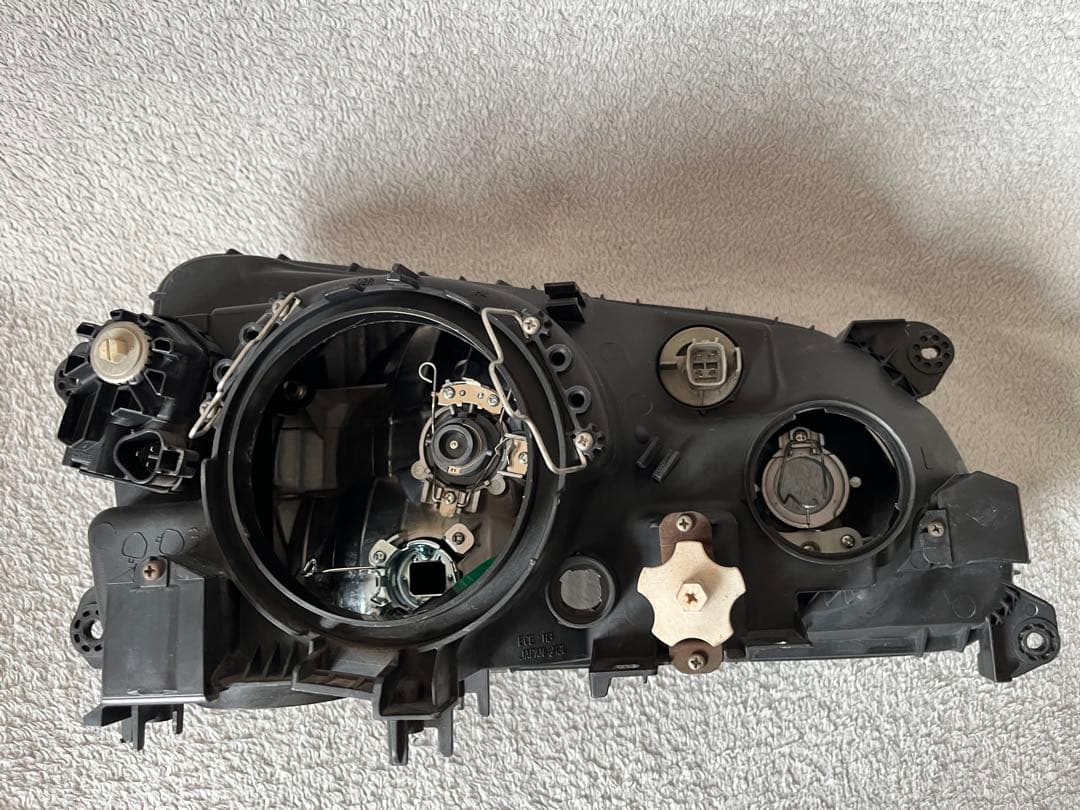 中古 日野 純正 ヘッドライト左側 助手席 KOITO 100-35052