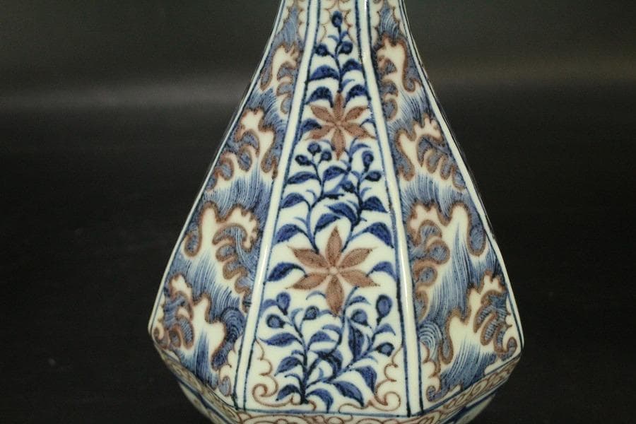 中国美術 青花紅 蓮花紋 八方瓶(A817)