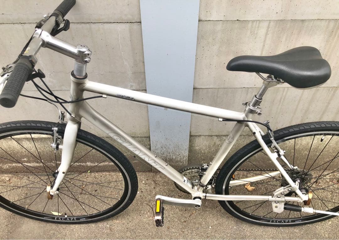 【整備済・美品】GIANT ESCAPE R3 24速　クロスバイク CT500