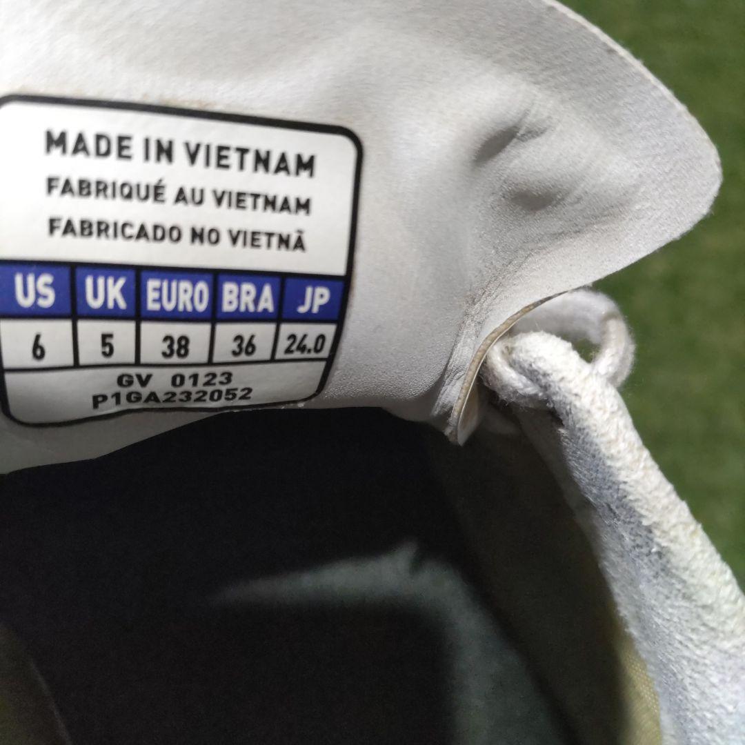 Mizuno サッカー スパイクシューズ ホワイト/ゴールド 24cm