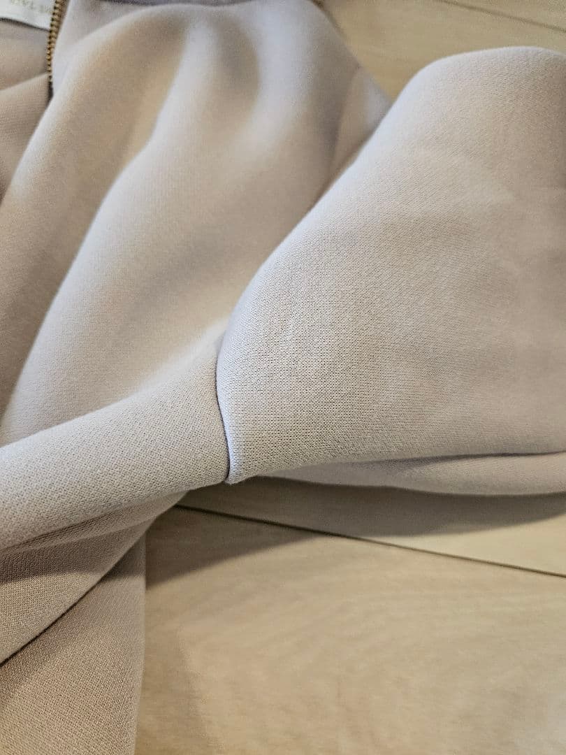 スポンジダンボールZIPパーカーカットソー