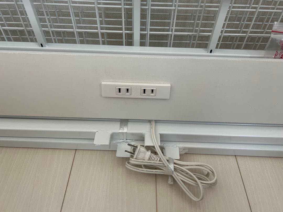 ニトリ　ホワイト シングルベッド⭐︎棚つき⭐︎コンセントあり⭐︎