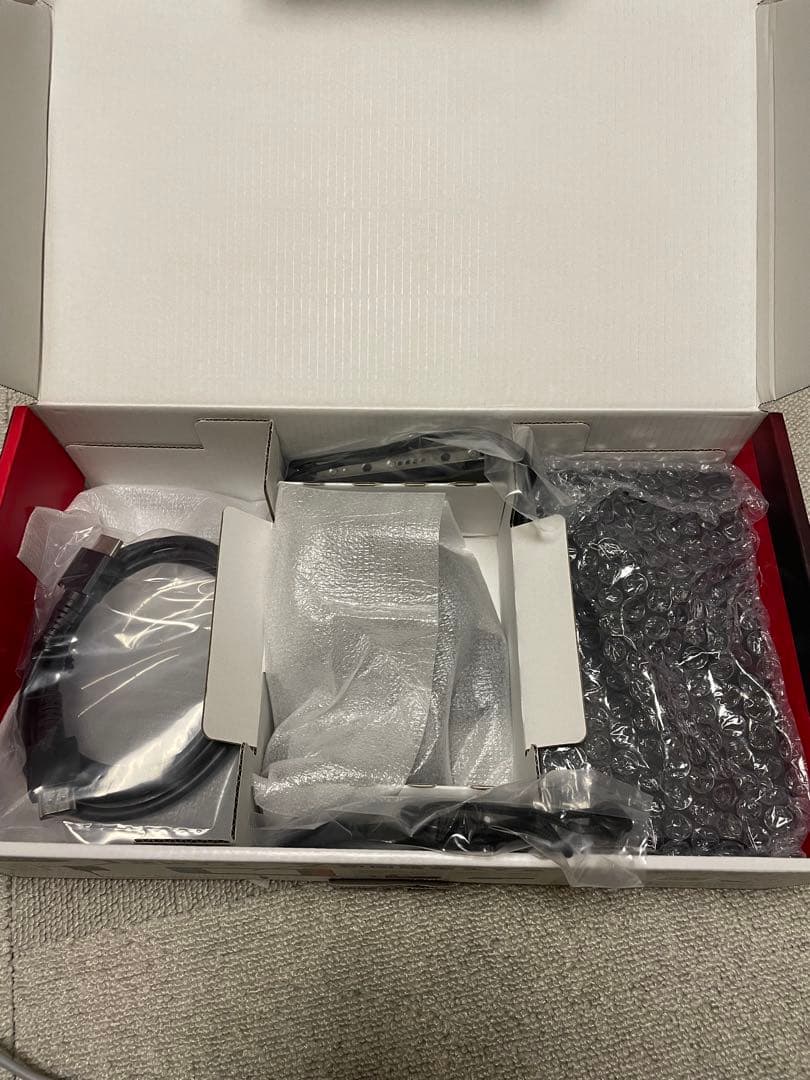 ニンテンドーswitch 本体　保護フィルムSDカード付き