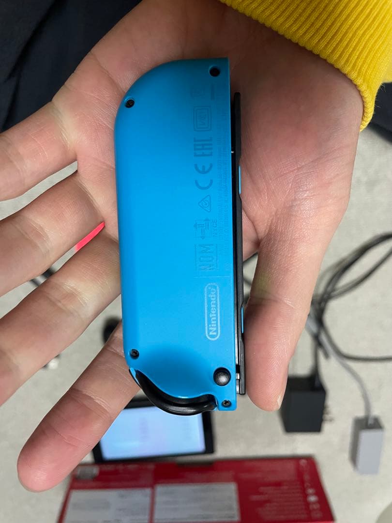 ニンテンドーswitch 本体　保護フィルムSDカード付き