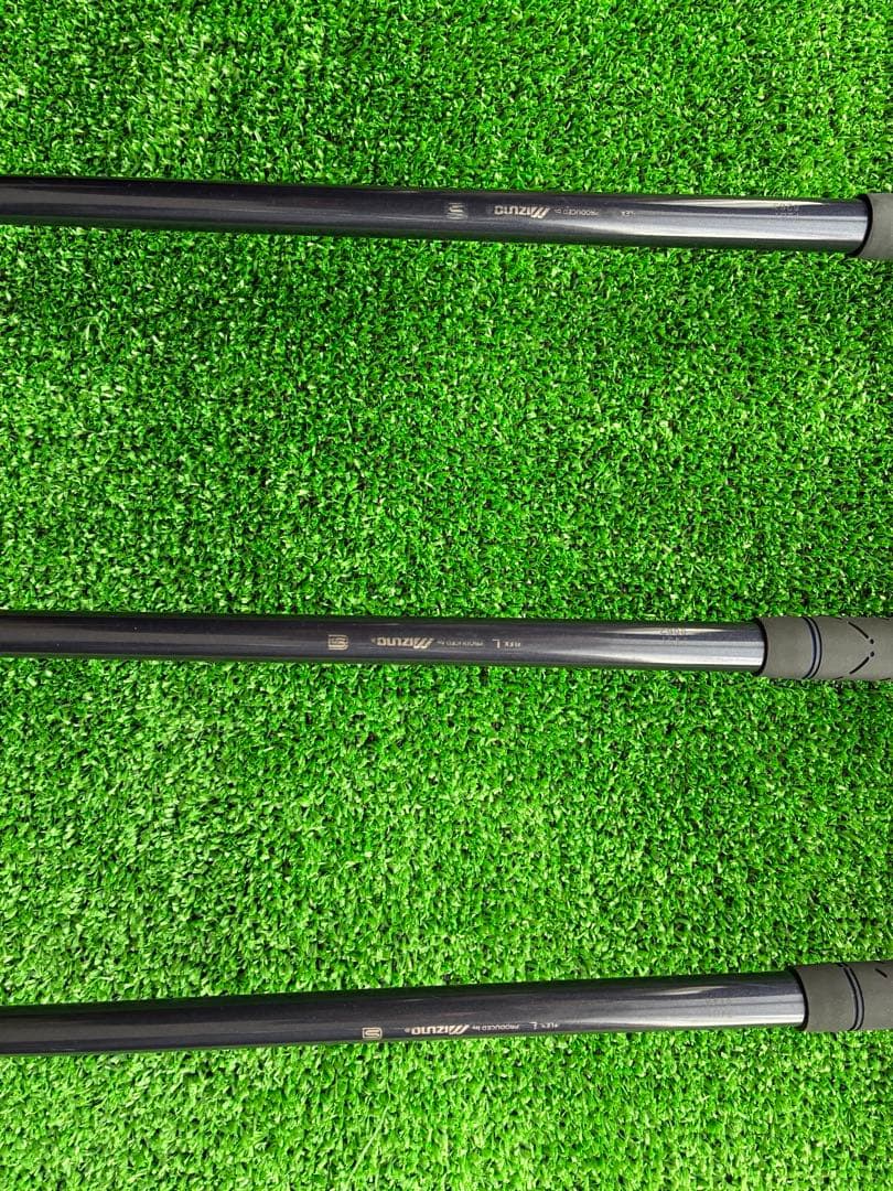 ミズノ　レディース クラブセット(8本セット)キャディバッグ（ペブルビーチ）付き